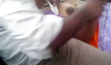 Teman-temannya meyakinkan dia untuk berhubungan video cerita dewasa seks