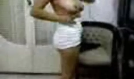 Saya memakai situs dewasa sex Thong yang anda beli untuk saya Joi