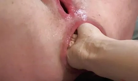 Gadis seksi selingkuh sex hot menunjukkan muncrat