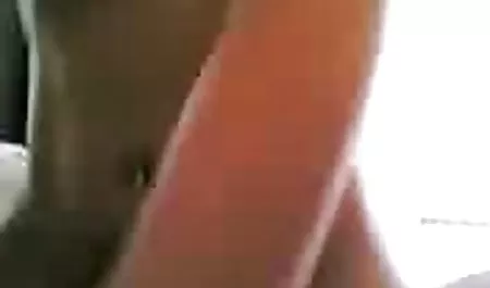 Toket dan video sex wanita dewasa pakai tali lesbian